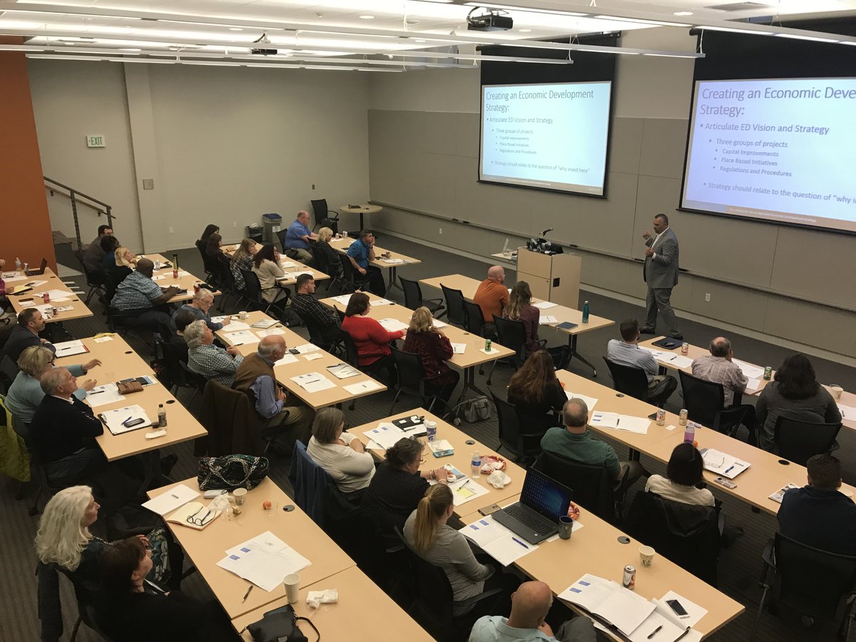 mattbach's tweet photo. Packed house for #redevelopmentready 5 best practices training at @mmleague w/ @JoeBorgstrom great stuff! @DPGilmartin @MEDC https://t.co/uUh8h6lUnC