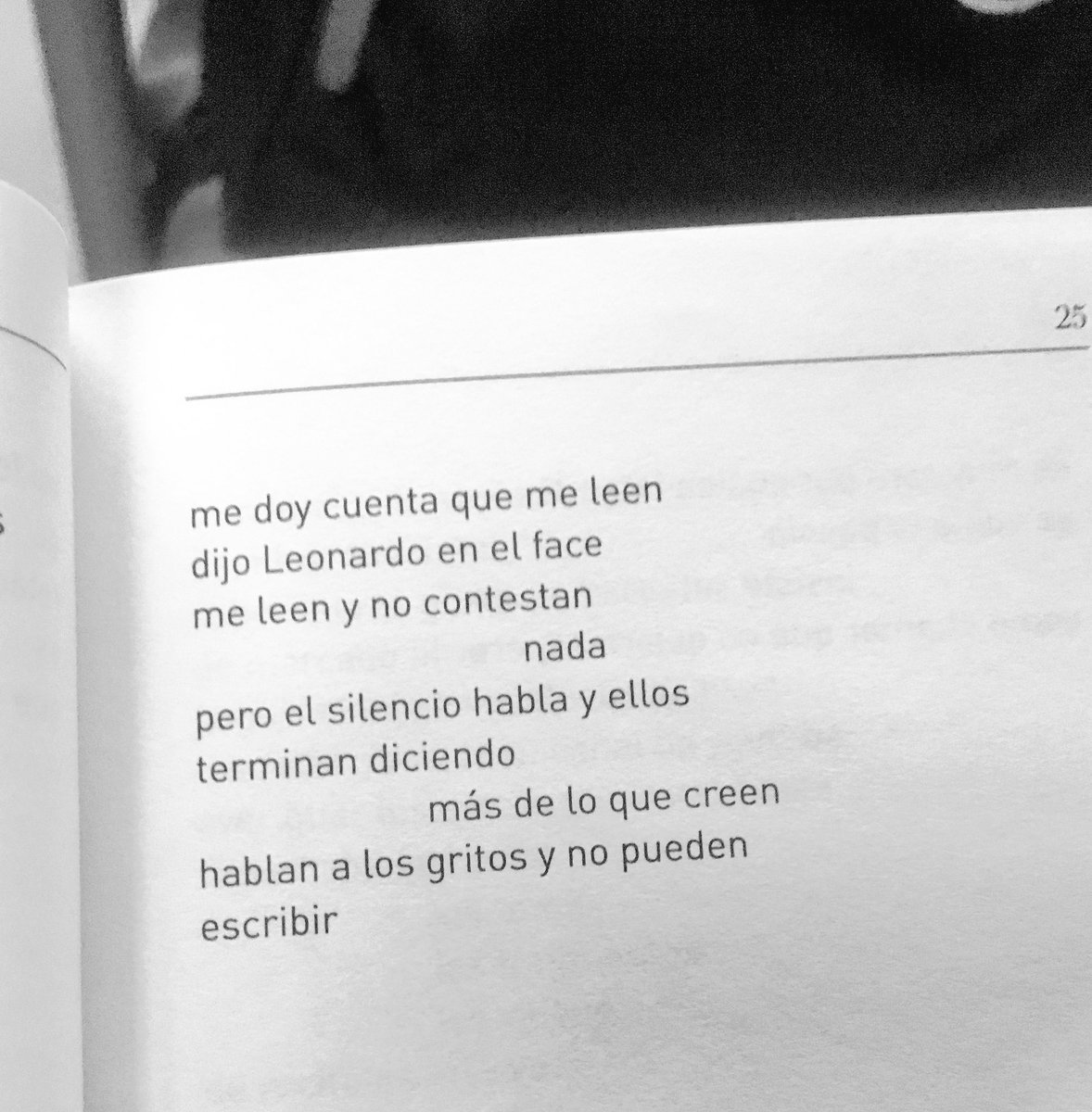 botpoetica's tweet photo. @leticiamartin vaciando después en @botpoetica. #PoetryIsCode https://t.co/SxeEFbfifg