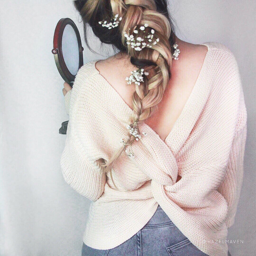 hazel_maven's tweet photo. Back #details for #fall ! #fallstyle #ootd #style #fashion #whatiwore #sweater #dramaticback #cozy #pretty #love #neautrals https://t.co/YZZz9tfPhI