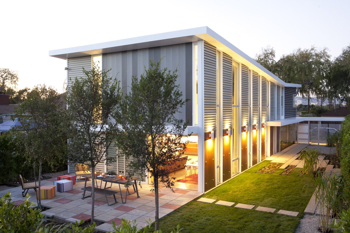 EitanStefan's tweet photo. " Shipping #Continer #Home is a Durable shelter &amp; Inexpensive for https://t.co/3c2R8HWfAv
"#CNN #BBC #URU #America #WorldTeachersDay https://t.co/S9QEyWfiEf