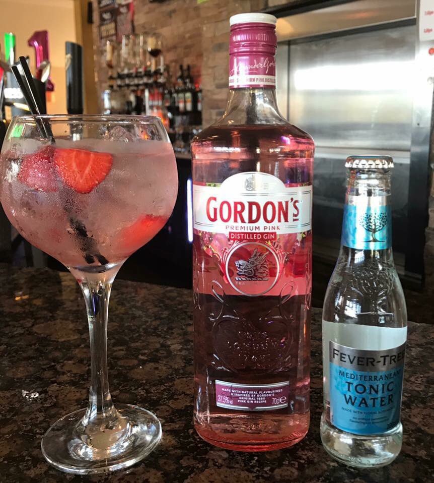 MurphysRockBar's tweet photo. Is it the weekend yet ?? Gordon's Pink Gin absolutely Devine

#pinkgintomaketheboyswink #murphysrock #13years #ginrocks@murphysrock #weekend https://t.co/yAOfYK3p1G
