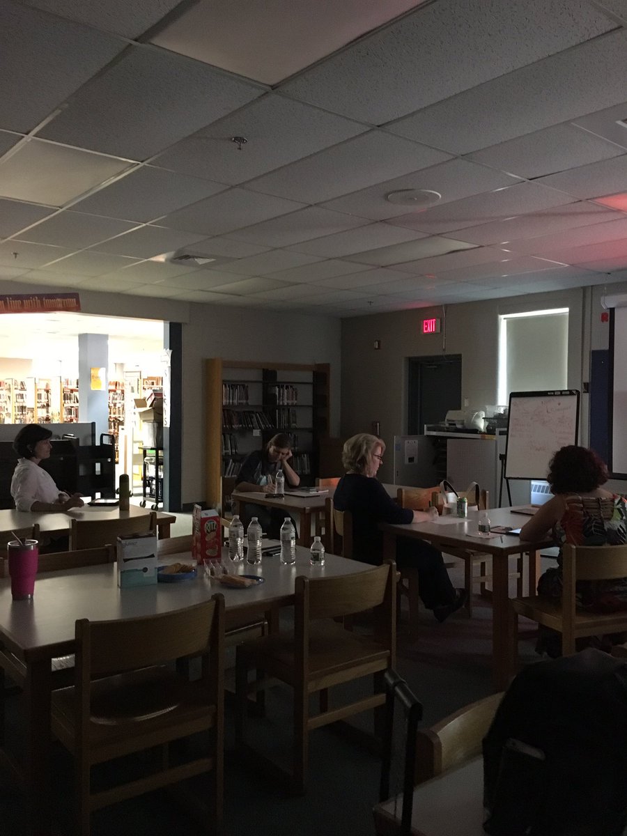 jessicapayeur's tweet photo. Sketchnoting and OER workshop for Visual Literacy! #SLASL #OER #LDerrylearns https://t.co/agFJv1r7TE