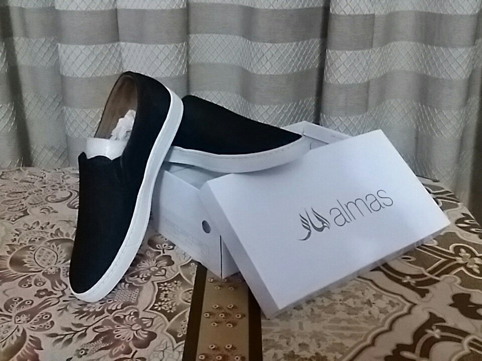 MSB on X: Loving the shoes #Almas sale 50% off #emporiummall #nishat,  everything is almost gone 😥  / X
