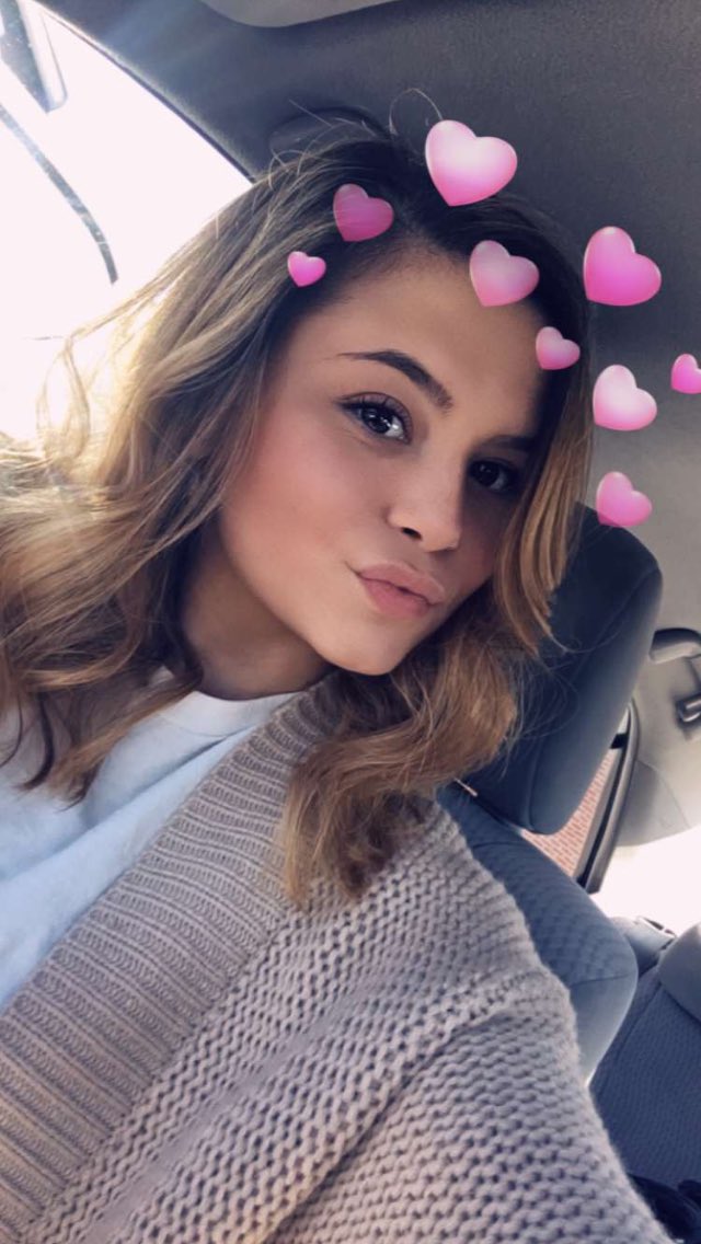 bradybest_'s tweet photo. She got a little trim and let me just say wowza😍 https://t.co/4B5wRutiz4