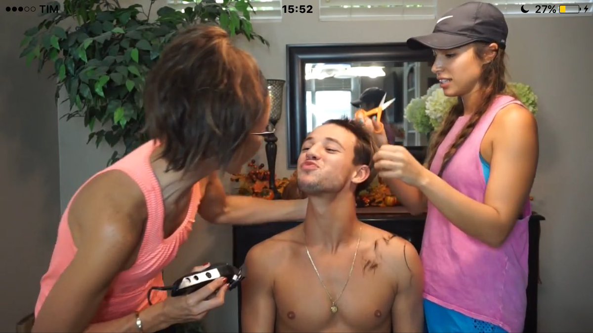 Juliet_White02's tweet photo. This made my day. You're so lucky to have a family like this😍❤ #DallasFamily @TheGinaBina77 @SierraDallas @camerondallas https://t.co/dxlPPSbq48
