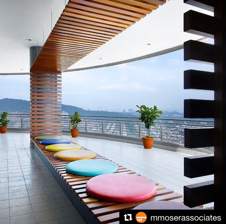 OfficeInspire's tweet photo. Breakoutspace with a view by @mmoserassociates
 #MMoser #architecture #officeview #furniture #design #seat #timber #wood #officeinspiration https://t.co/NZIV3bxJyw