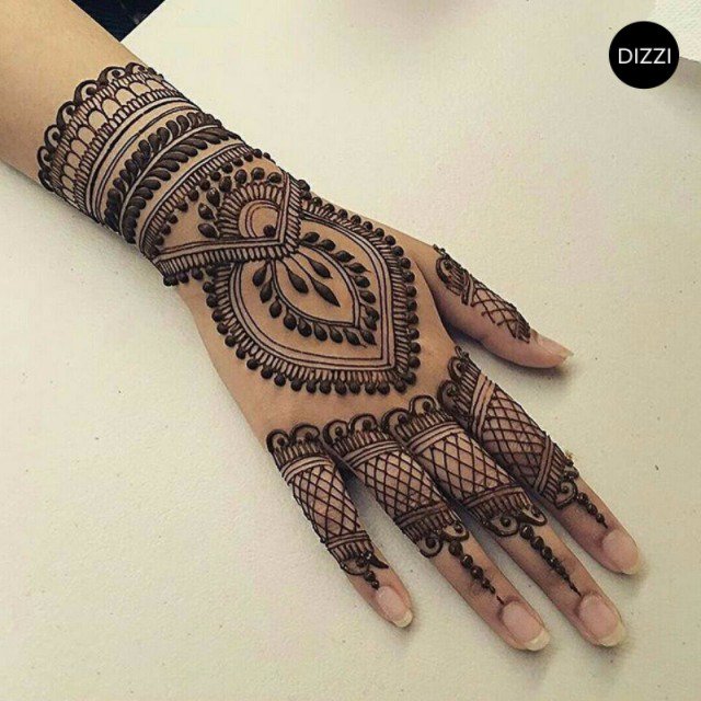 Dizzibot's tweet photo. #facebook #chatbot for all your daily chores. #mehendiservices #dizzi #fbchatbot #homeservices #hennatattoo #bangalore #startup #india https://t.co/AQ33rvQxbn