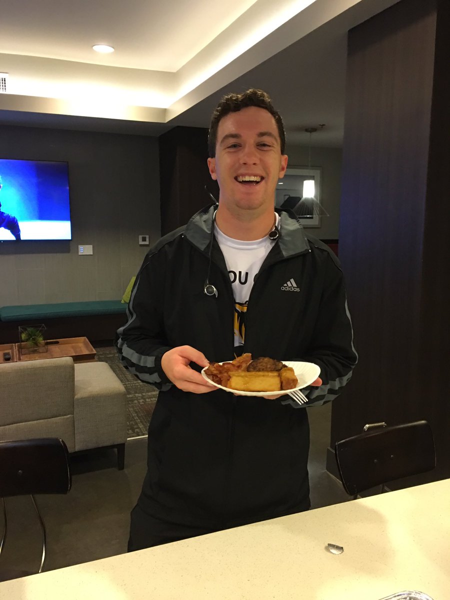 TODDStudentApts's tweet photo. THIS IS JUST THE BEGINNING. Thursday recovery breakfasts at TODD every week ft. Chick fil a later this month! #dope #dank #lit #hiplingo https://t.co/6ETurkx1Gs
