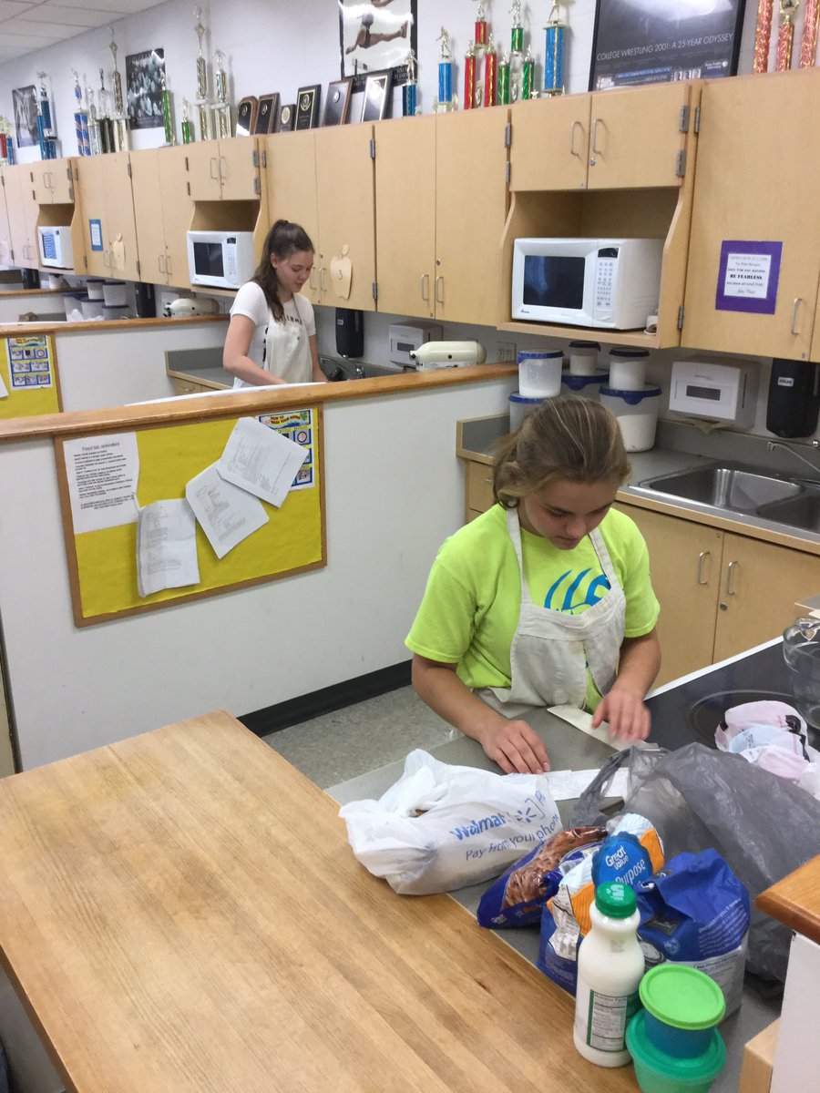 MrKaderlyBHS's tweet photo. #kidscookoff https://t.co/JodXXDmOSt
