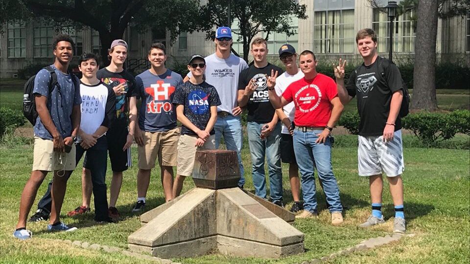 Delta Upsilon UH tweet media