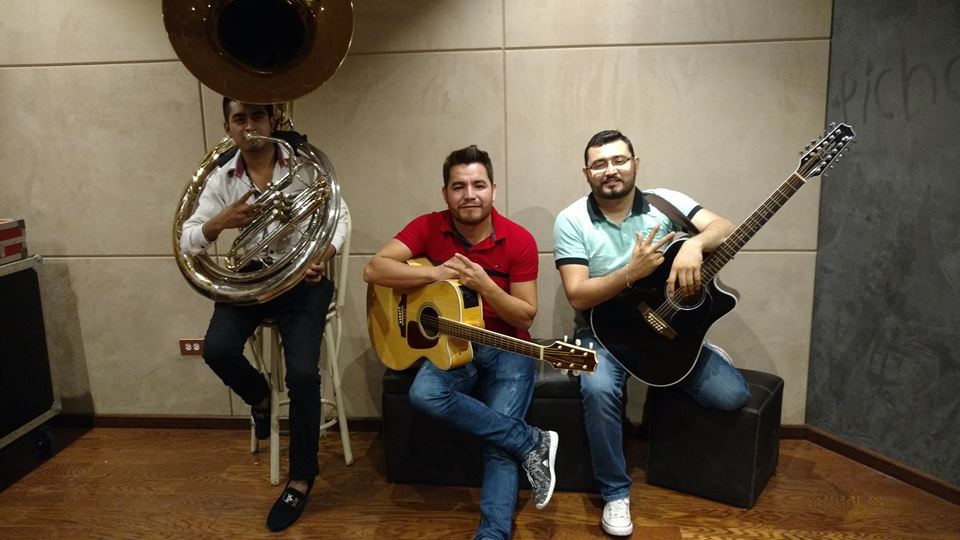 MonterreyMusic's tweet photo. 🎸 | Listos @Los3DeSinaloa para llevar su ritmo campirano a otro nivel, alistando nuevo material ¡Próximamente! #MtyMusic https://t.co/L2womTNd2L