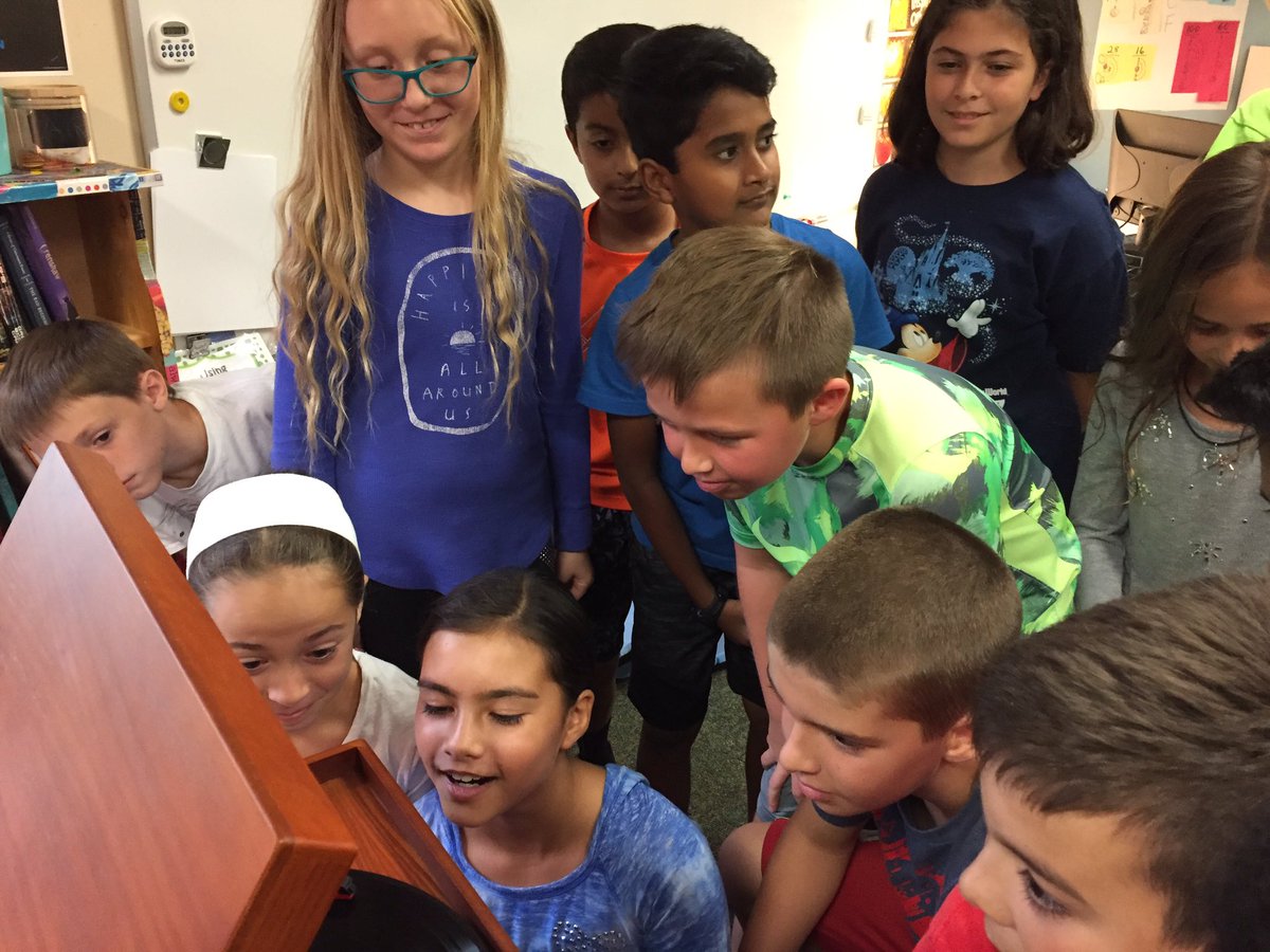 chapmanthinkers's tweet photo. Part of Langston Hughes author study: an "ancient" music device! How he listened to Harlem jazz. Hi tech kids were amazed! https://t.co/FxmN81U88O