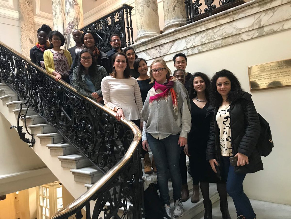 Initial meeting between the #Chevening scholars from <a href="/GoldsmithsUoL/">Goldsmiths, University of London</a> and the our PO Sam ! Great meeting you all ! <a href="/cheveningfco/">Chevening Awards</a> <a href="/ukinbrazil/">UK in Brazil🇬🇧🇧🇷</a>