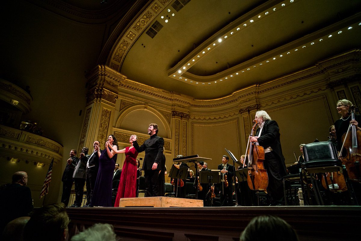 TurismoAND's tweet photo. Gracias, @herascasado por ejercer siempre de Embajador del Turismo de Andalucía. En especial hoy tras concierto @carnegiehall #AndalucíaEnNY https://t.co/iqFa37q4Sf