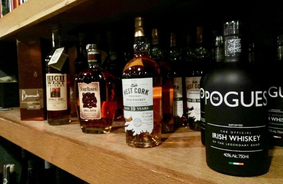 kccellarrat's tweet photo. Whiskey Tasting Friday. Come on over #kccrossroads! #kcmo #whiskey https://t.co/1mexiD4wzs