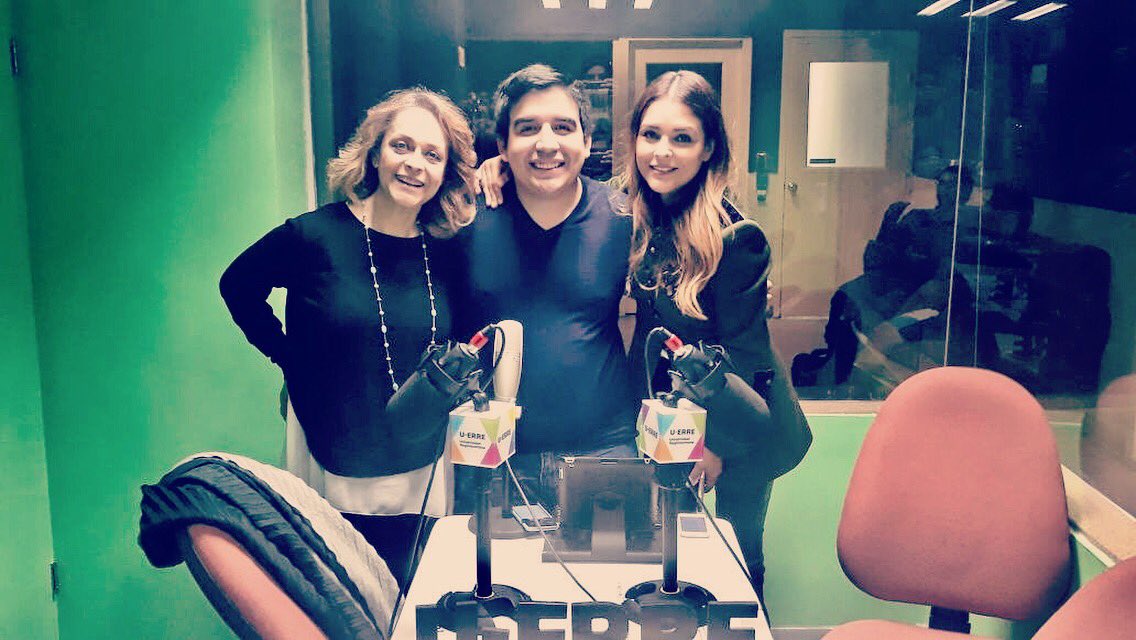 soy_cav's tweet photo. Muchas gracias a @gretelvaldez  y a Silvia Mariscal por haber estado con nosotros en @TheNightShowUR  

Vayan a verlas en su obra las Arpias https://t.co/cbSjDh5eKB