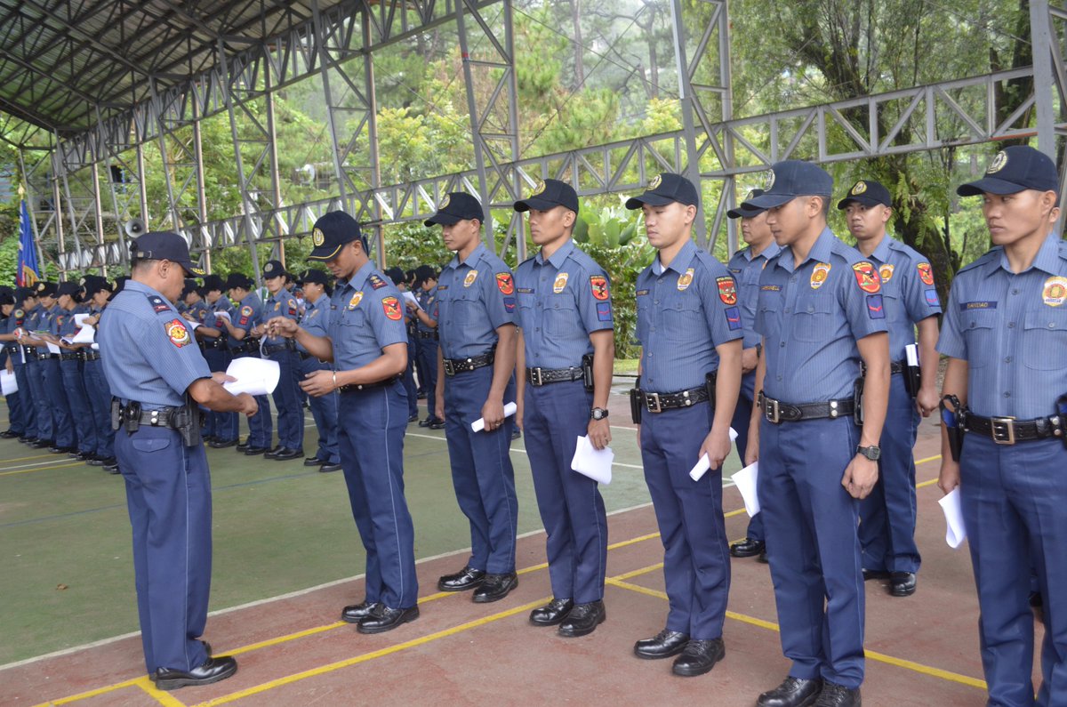 RMFB15cares's tweet photo. Regular monthly #RankInspection at Police Regional Office-Cordillera.. .
#PNPPATROLPlan2030
#LOITamangBihis https://t.co/hT9s9hhBuy