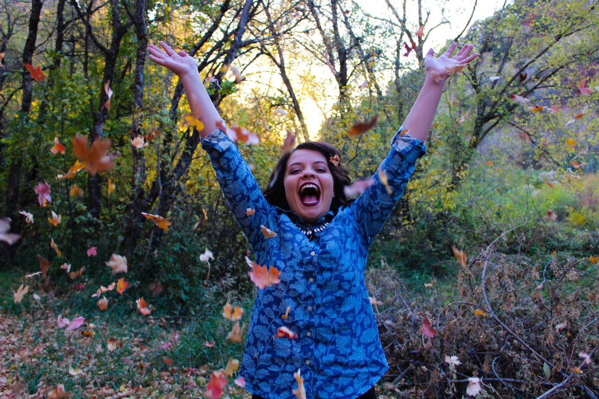 AbbieCoburn's tweet photo. Y’all I’m 19🎂🎉🎉🍁 https://t.co/7fhGm4usc9