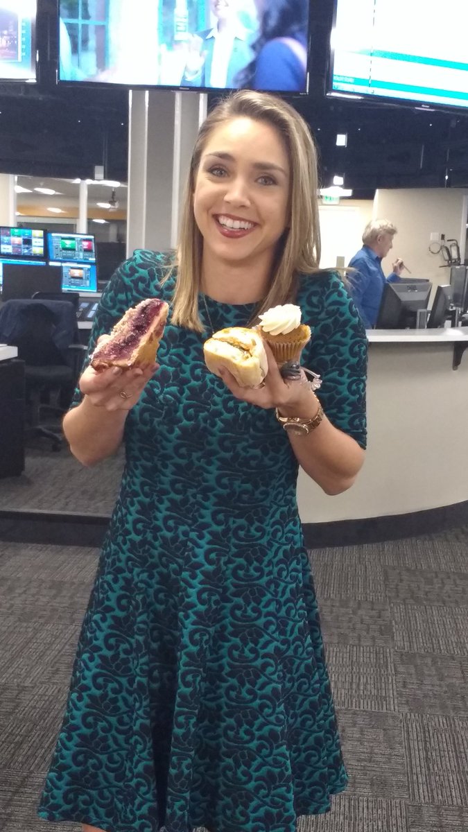 DirectorCarey's tweet photo. The #RoughGig continues post- @TheSquare for @CassidyQuinn! #Dinner https://t.co/QWJxZAJMFl