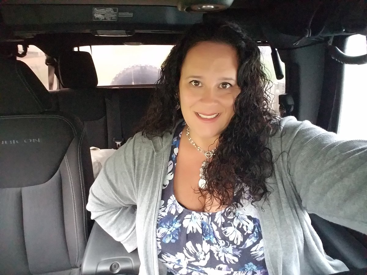 gypsyjeeper17's tweet photo. The Pittsburgh/Cleveland travel struggle... is real. #HighwayGypsy #Exhausted #TGIFE https://t.co/Q2hzjQPxz3
