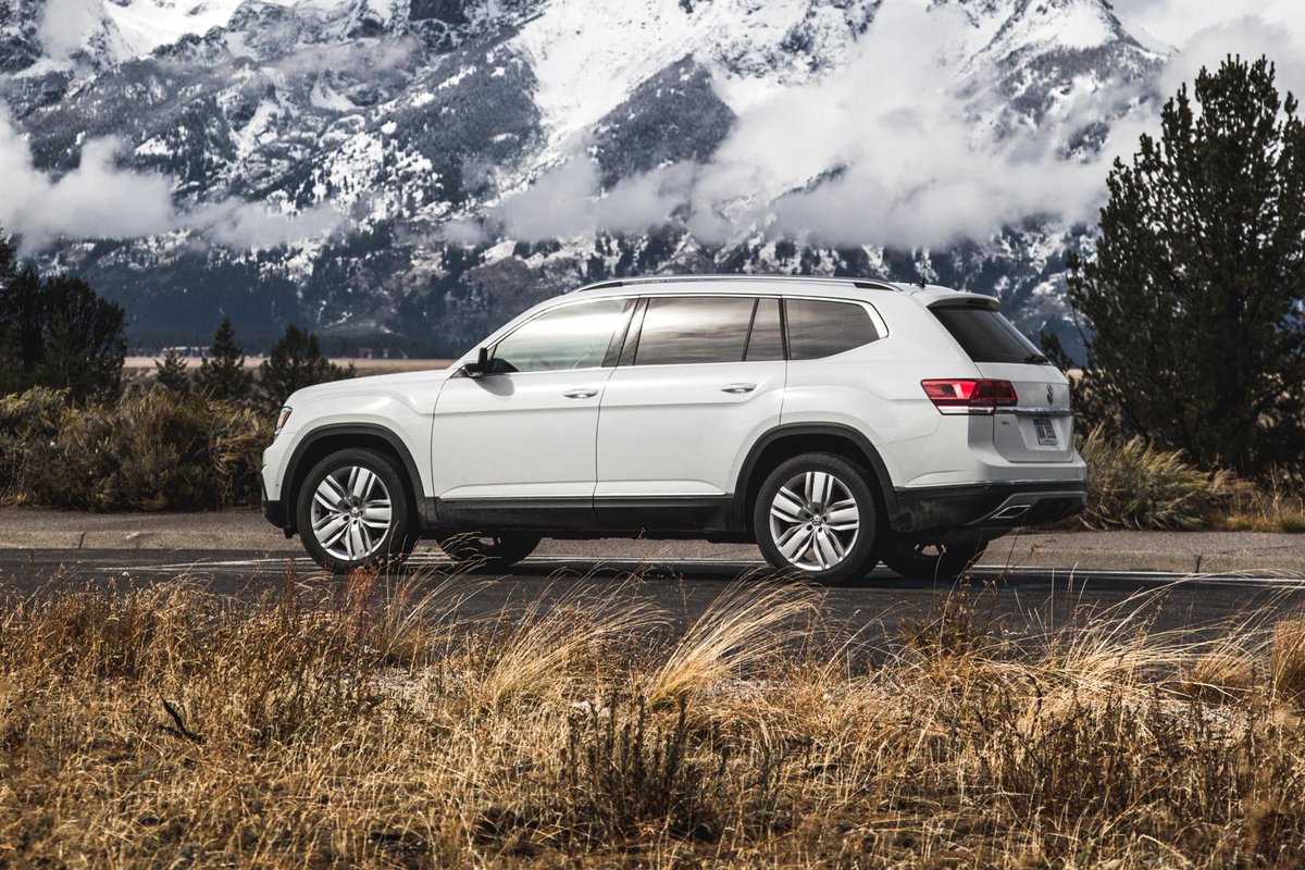 Automobile Magazine We Spent Two Days In Wyoming With The Vw Tiguan S And Atlas Sel The Two Are Handsome And Good To Drive T Co Oh7vx0edgp T Co 3hjlljuem3