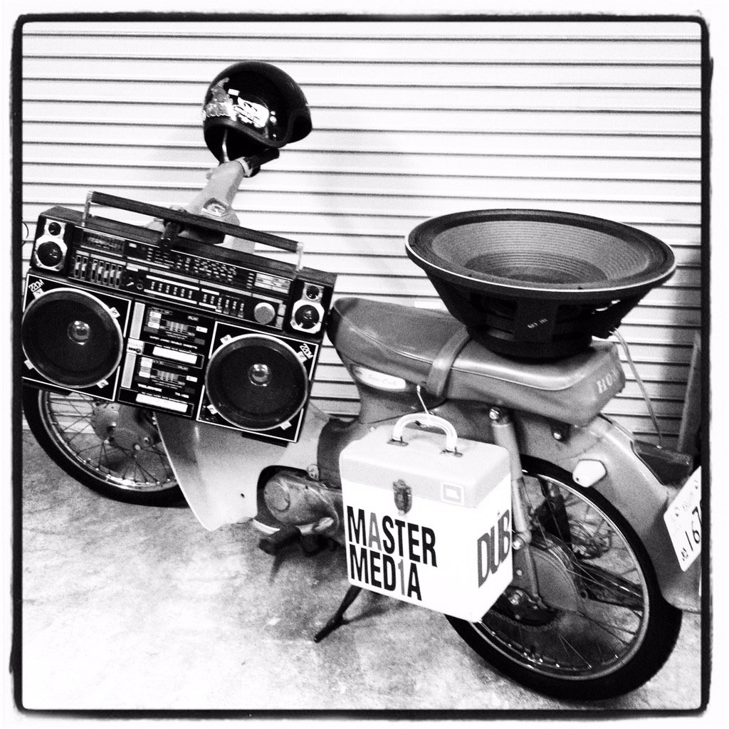 ■今日は 南海放送ラジオ、
お昼の情報番組『TIPS』に
急遽、お邪魔します。
2曲ぐらいプレイ予定なので、
お時間ありましたら 是非！

#南海放送#ラジオ#TIPS #C105
#master_media_muzik