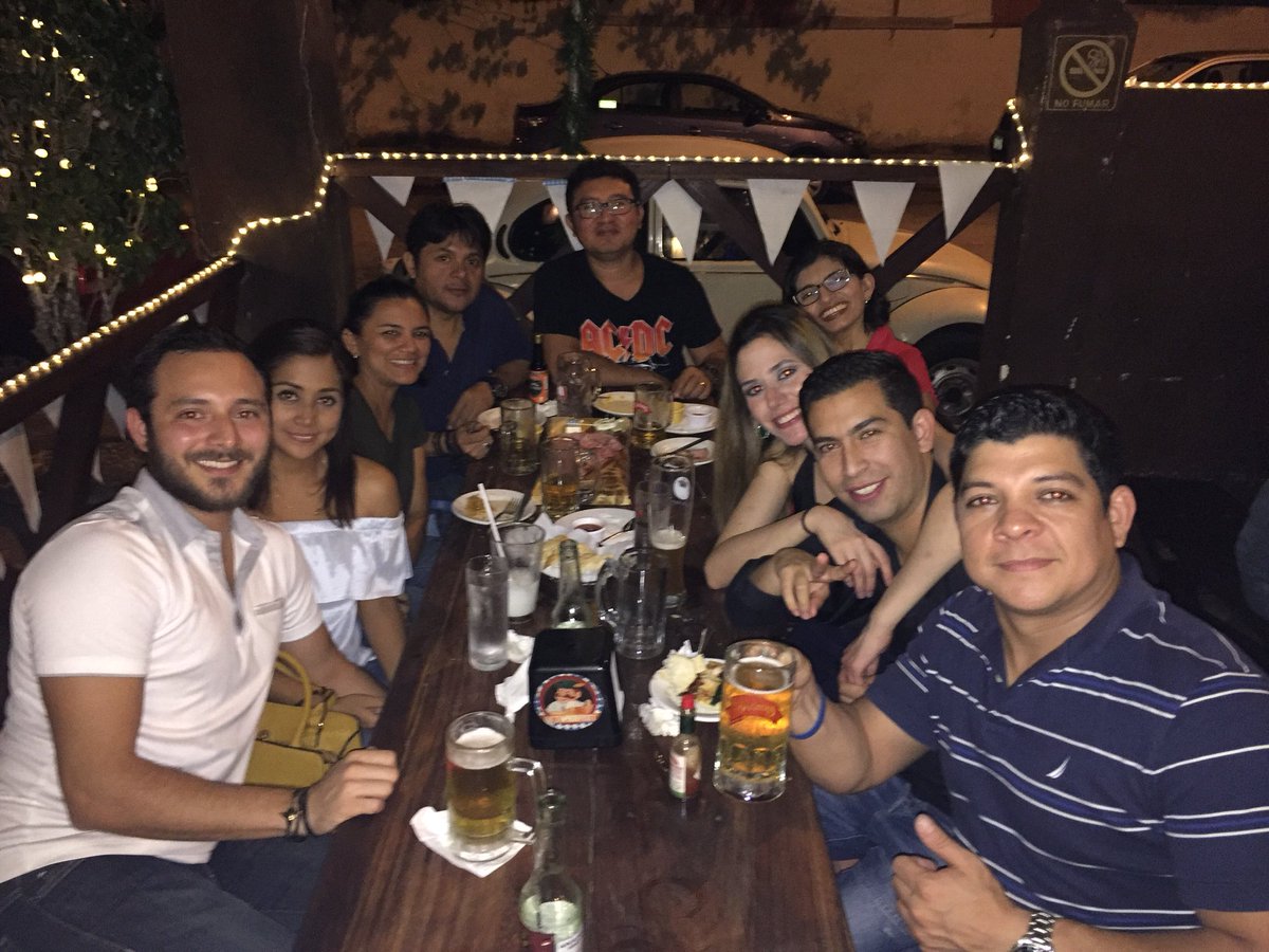 alexblair2k's tweet photo. Buen viaje Luisito
#DespedidaDeLuisitoLight😂
#VFTeam https://t.co/d5RgBjqCmp