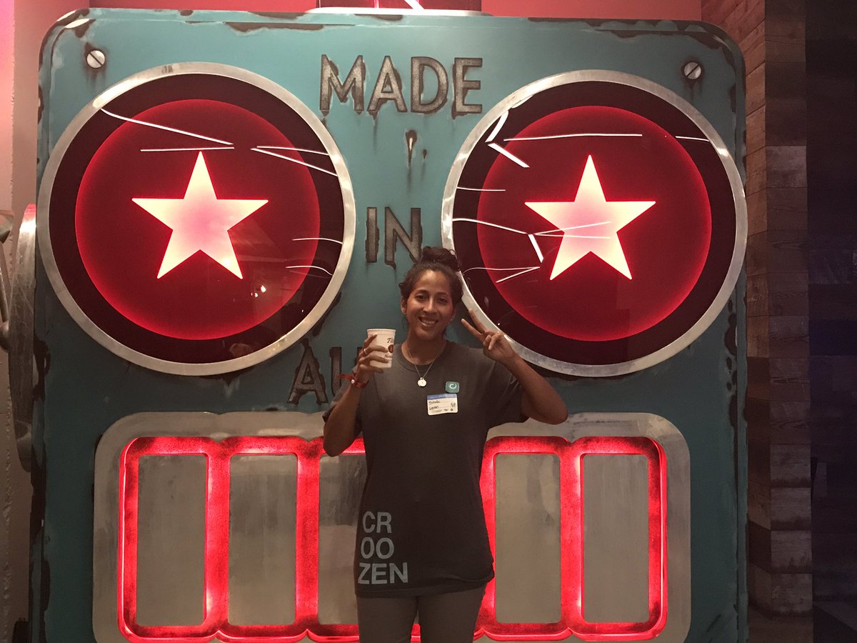 MadameMiso's tweet photo. Awesome time with @gocroozen team hanging out @CapitalFactory @ATXStartupCrawl @AtxStartupWeek @CFMobilityX #ASW2017 #ASW17 #gocroozen #atx https://t.co/icvFOQ37Y0