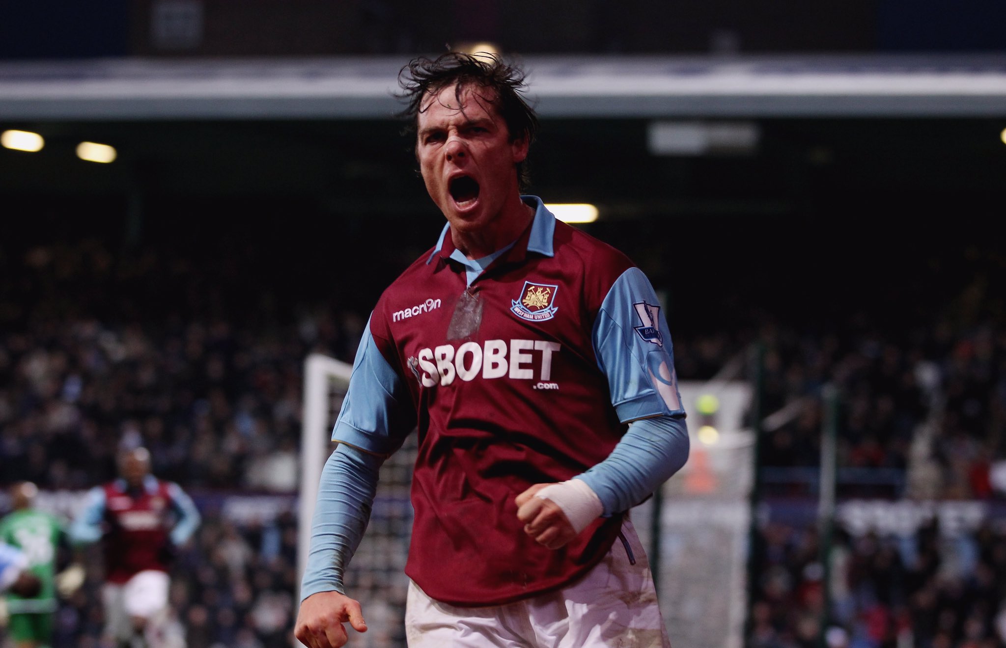 Happy birthday to Scott Parker. West Ham appearances: 113 
Goals: 10 
FWA Footballer of the Year: 1 