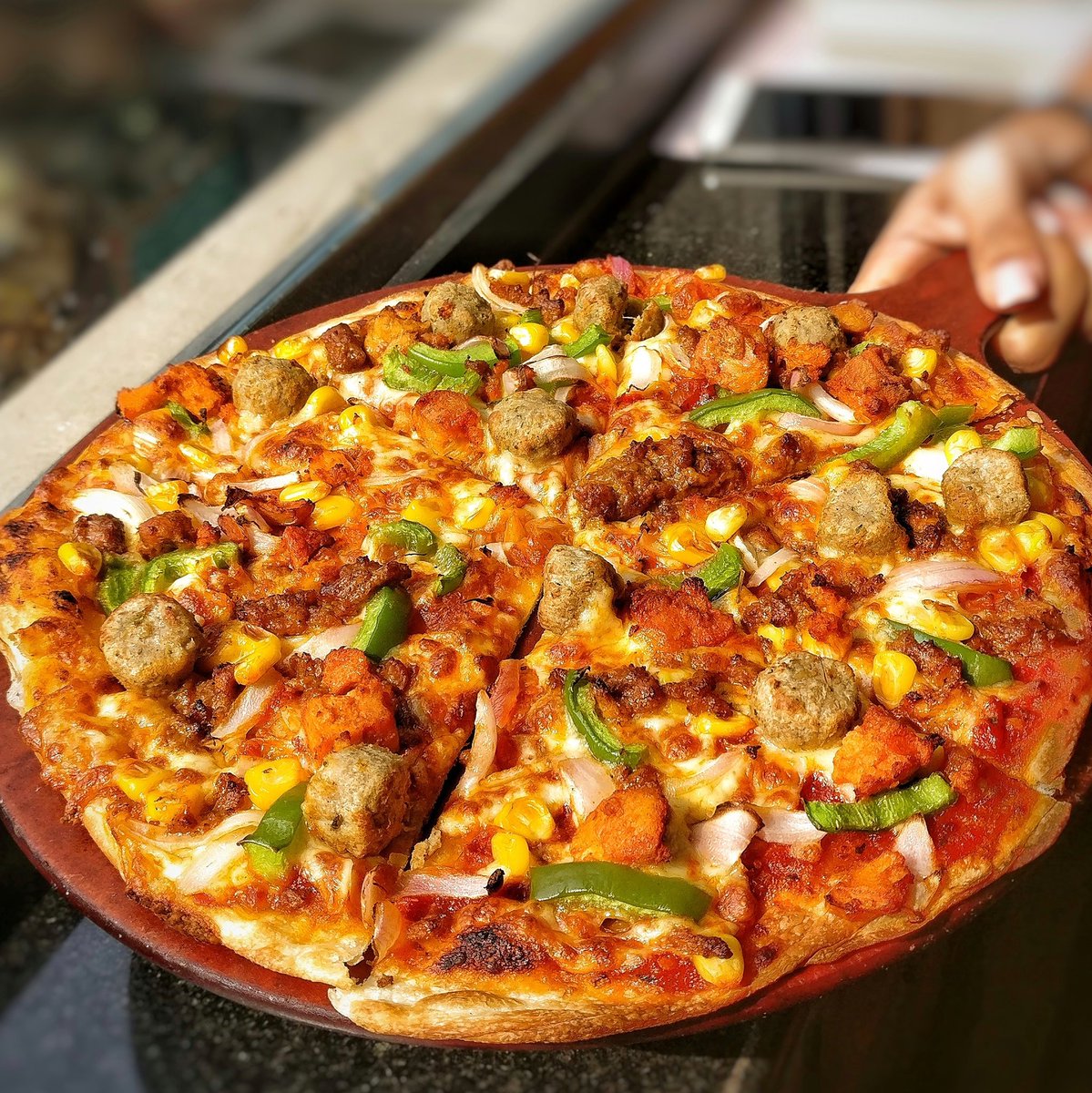 foodelhiblog's tweet photo. Thank God all the crackers aren't banned π
#CrackerThinCrust #Pizza from @PizzaHutIN
A Firework of Flavors πβ¨ https://t.co/ifVcd6gSOM