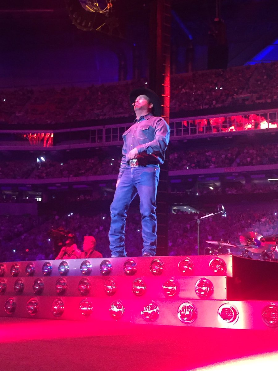 LeilaMapiLW's tweet photo. I just spent one amazing night with this man! I can't thank you enough for this @garthbrooks ! #GarthAtMBStadium #garthinatlanta https://t.co/QOUG04R6ba