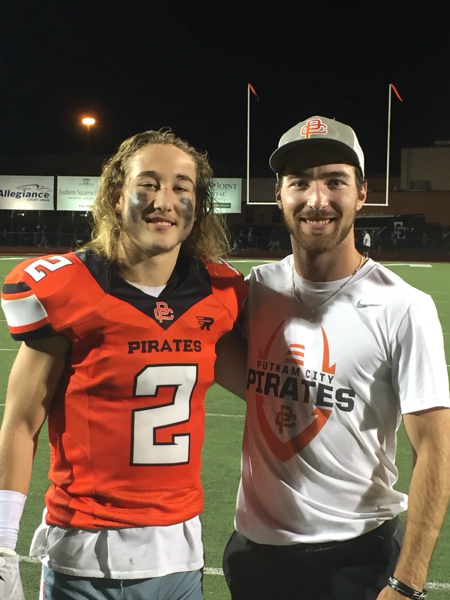 kaylorkpearson2's tweet photo. Little bro went off tonight with 3 touchdown catches! #pcpirates #ducecrew https://t.co/TprXWifSXG