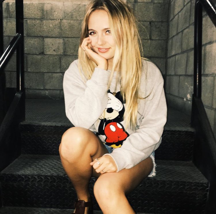 KaiserJames's tweet photo. @DarbyAnneWalker Happy Birthday Darby!!!🎂🍨🥂🍾🎊💎🎆#DarbyWalker👑🌟👩🏼‍🎤🌹
#WhiteBeauty👸
#BlueEyes👁️
#WhiteGirlsAreMagic🧙‍♀️
#WhiteHot🔥😍 https://t.co/QjKW8wK7MM