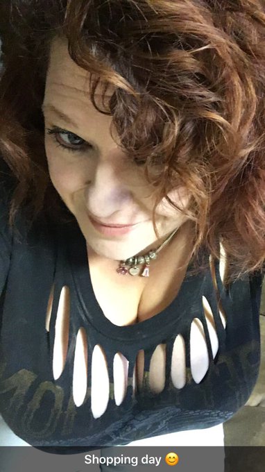 What a nice day. Very relaxing and had a wonderful day of shopping. Love being out it the autumn weather<a href="/tag/newprofilepic"class="tags"><span>#newprofilepic</span></a>