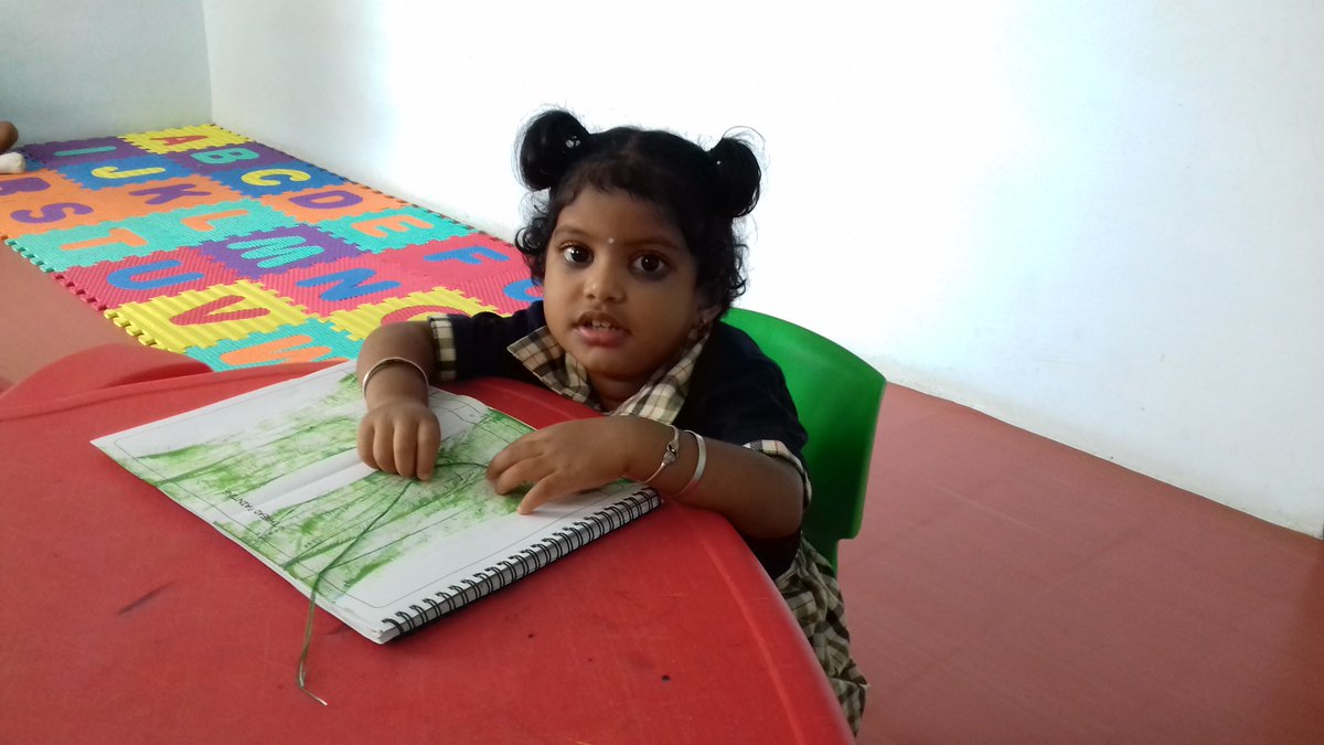DMPSKRPuram's tweet photo. #DMPS #Discovery #Montessori #preschool American Preschool at K R Puram, #Karnataka Thread painting https://t.co/ctytaEQPUo