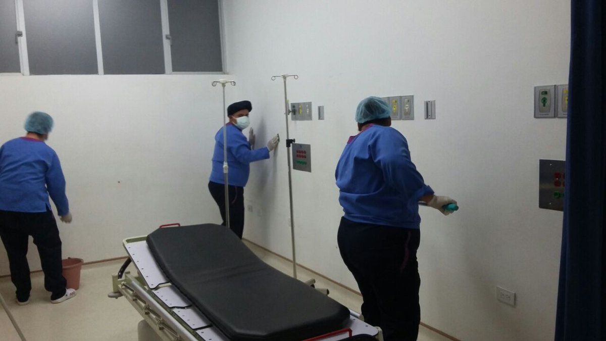 AserlicajL's tweet photo. desinfección área crítica mujeres @AserlicajL #EPS trabajo digno es justicia social gracias #HMVI @Lenin @SERCOPec @Salud_CZ1 https://t.co/s53zrZ6HaS