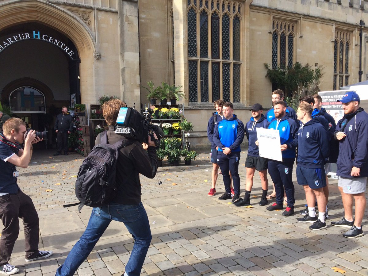 Robert Lindsay tweet media