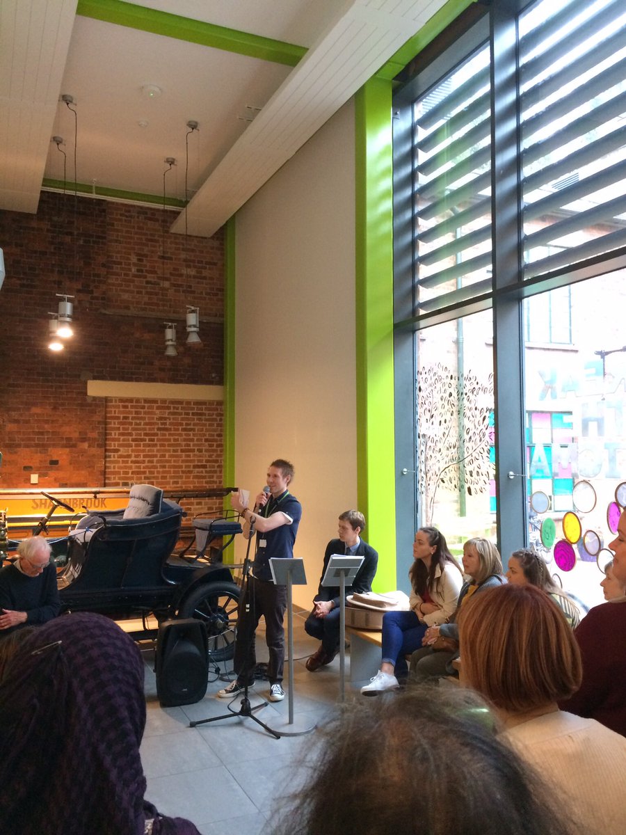 Robert Lindsay tweet media