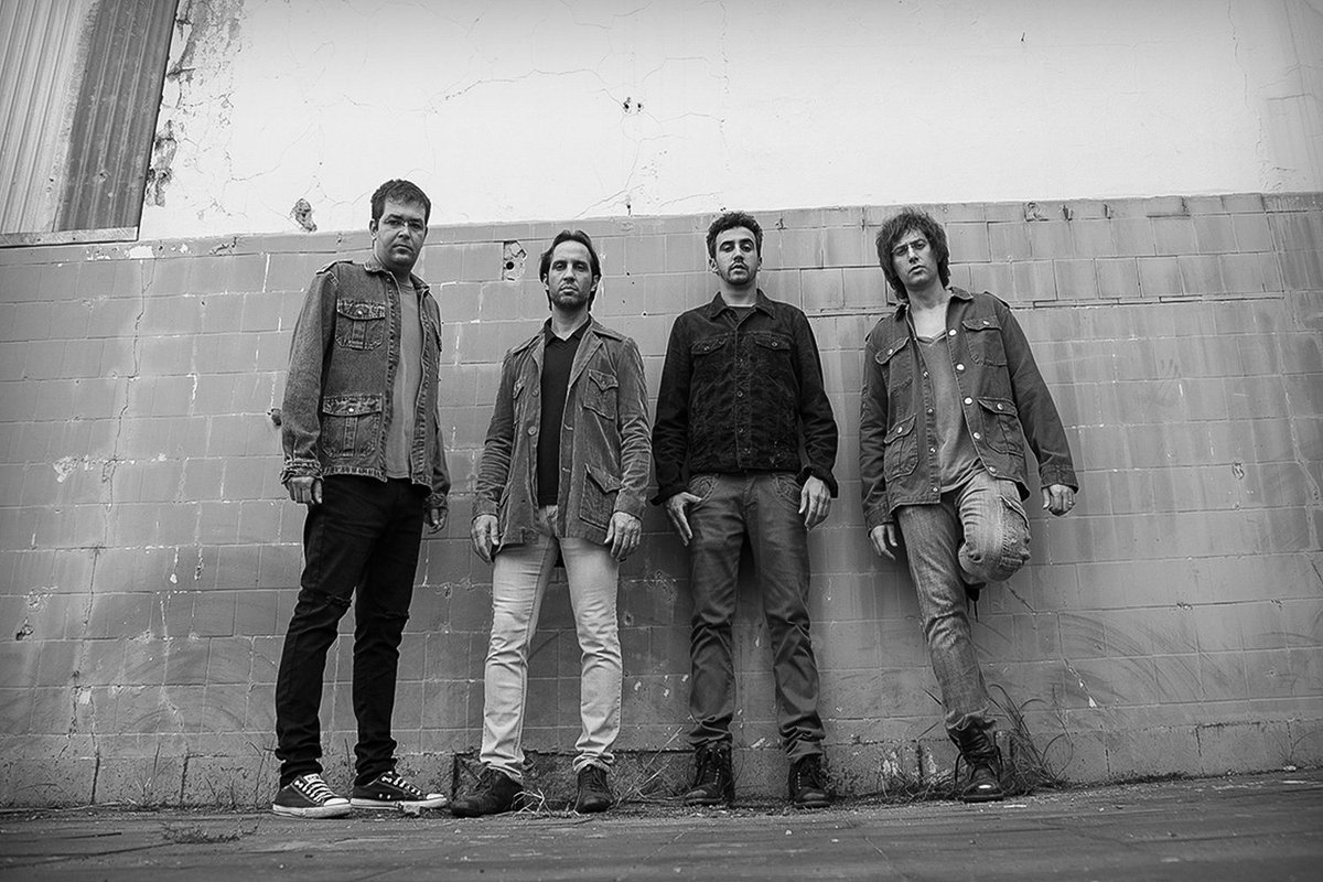 GregoDario's tweet photo. "EP Vias" disponível agora!!!...Ouça aqui!!!
https://t.co/gTKpyiGraq

#gregodario #grego #rock #indierock #rockbrasil #lollapalooza https://t.co/rbkbGpoz0Y