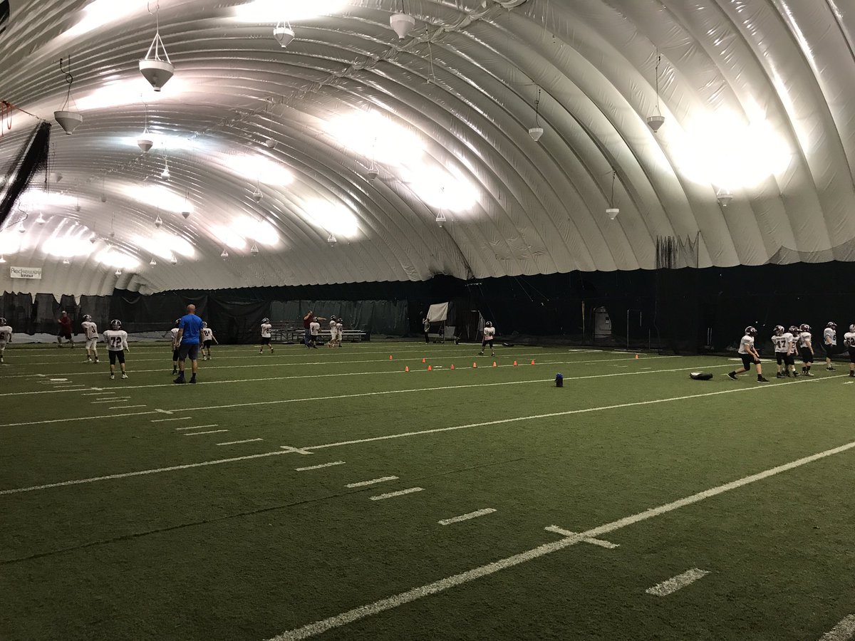 CoachDitt's tweet photo. The rain forced the 5/6 jr vikes inside tonight to the beautiful Matt Brewer indoor facility @MBrewer97 Felt like @CoachDHoodjer #JrVikes https://t.co/ufm9RULlMk