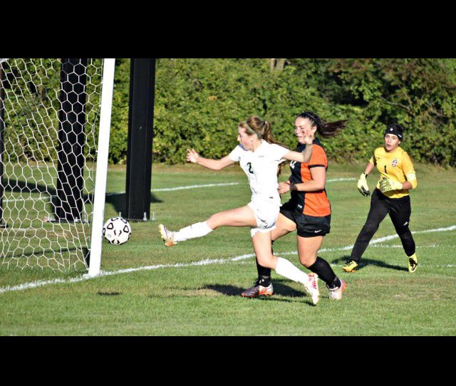 mialongo23's tweet photo. I'm proud to announce my verbal commitment to continue my academic and athletic career at Nazareth College!💜💛⚽️ #goflyers https://t.co/WZY8bgVAVy