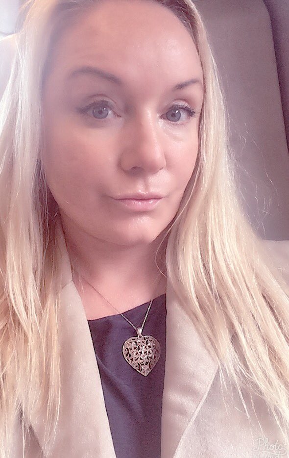 ClaireMcKevitt_'s tweet photo. Wednesday wild child's🙊navy &amp; beige...one my besties is home!☘️frmAuz #Eire Been too long. Beautiful catch up reunion yest.🙏xox #Irishy 🎼🌸 https://t.co/mB6BVMV9s3