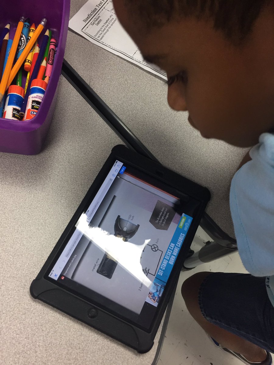 K_Luckenbaugh's tweet photo. Using iPads to explore non-fiction text features in stations @ReneaKern  @SeabournElem https://t.co/HEro2QFP94