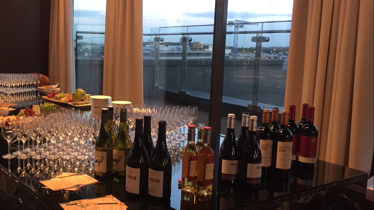 winetastingire's tweet photo. Another successful WTI wine & cheese tasting event @RadissonBlu #skysuite #corporate #sharingmyknowledge #passion #wine @cocomairead 🍇 https://t.co/JGlflKrurD