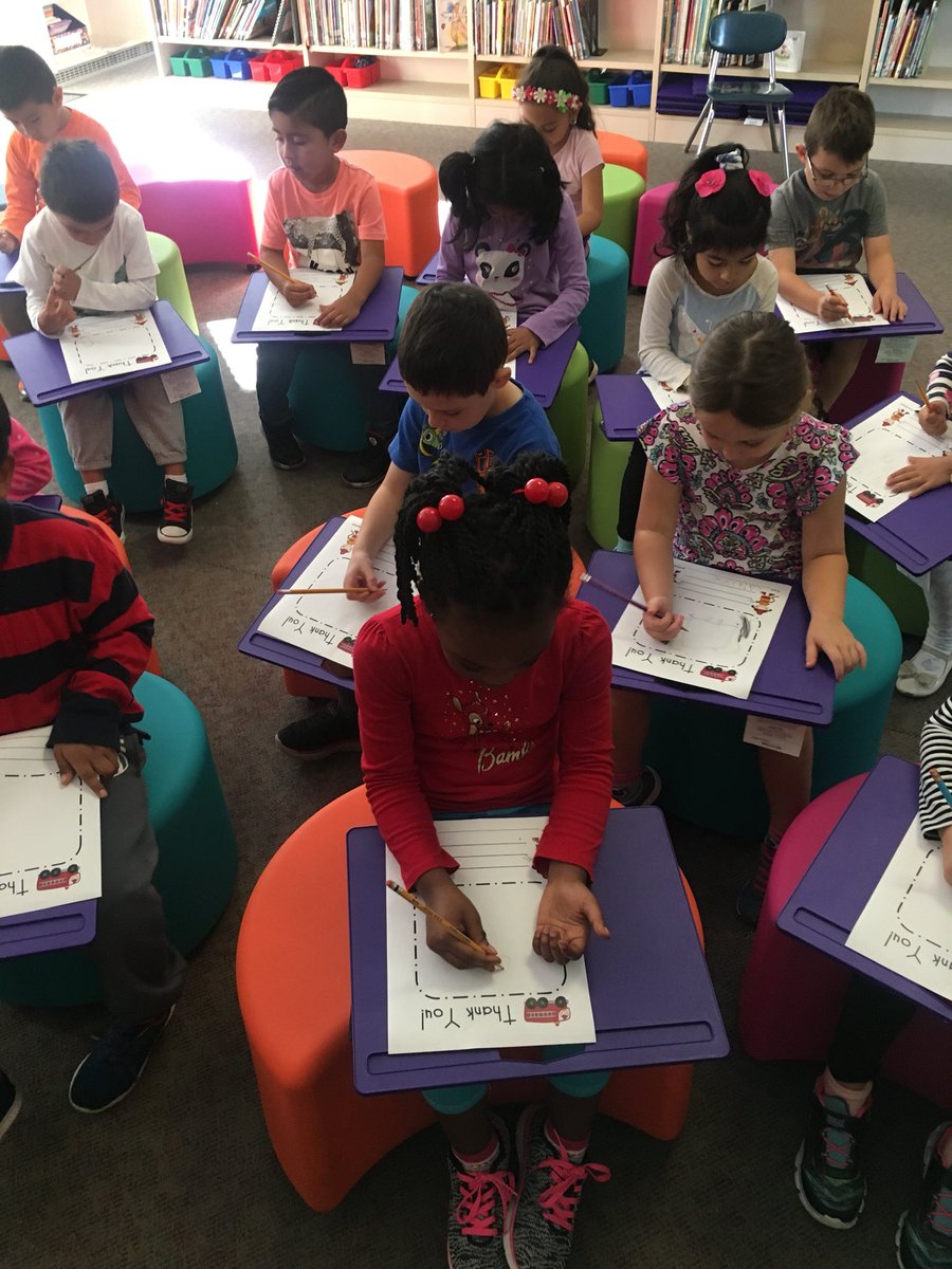 MsBlyereads's tweet image. For #firesafetyweek @parkschool #libraryclasses #read a #nonfictionbook and made #thankyoucards for the #firefighters