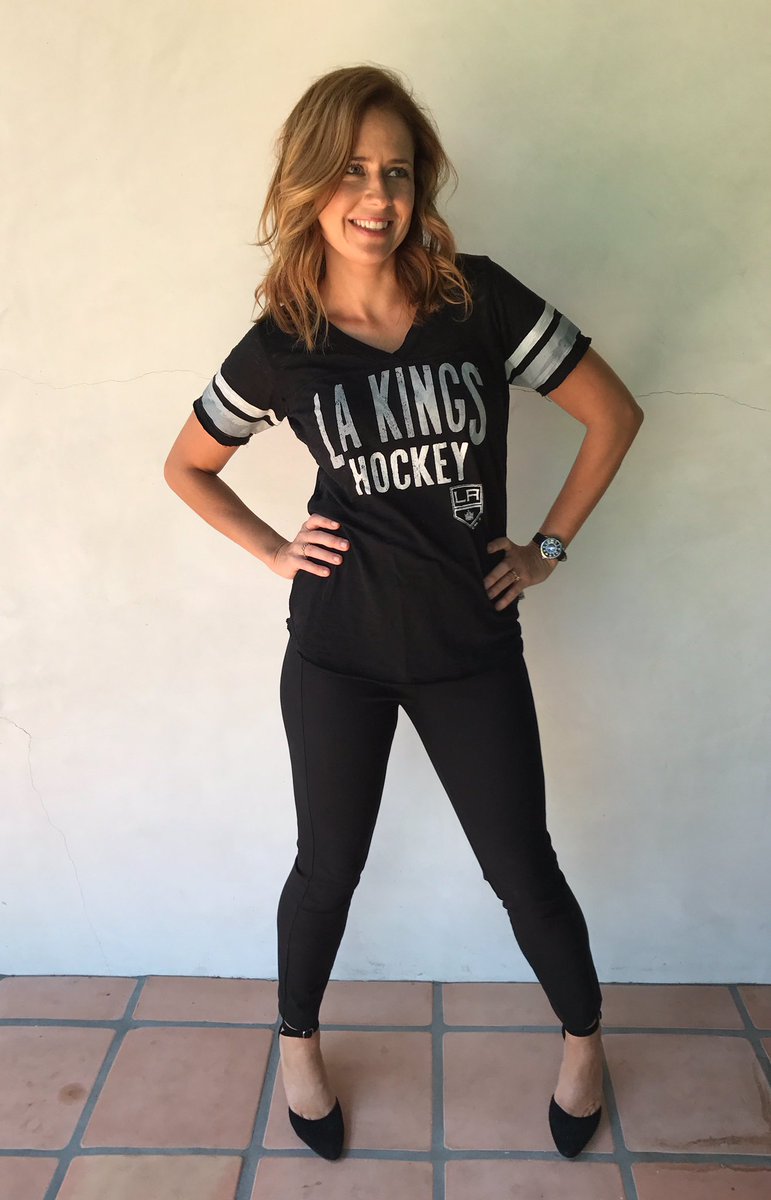 Tonight it begins! @LAKings vs @NHLFlyers. Gear is on. Sending prayers for Christina Duarte and family. #GoKingsGo