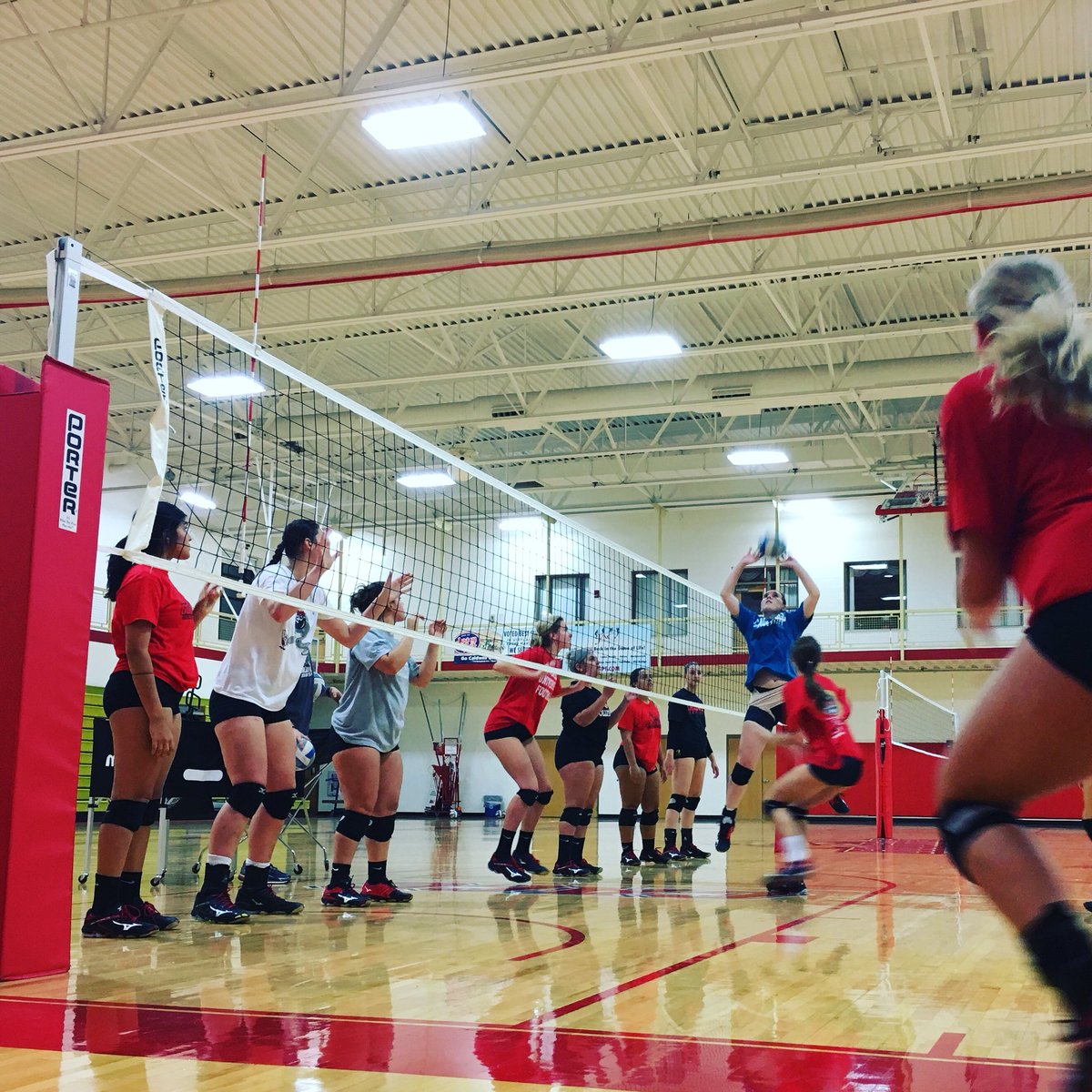 CaldwellVball's tweet photo. I spy 7 blockers 👀 #thegreatwall #lotaofblockers #cuvb #continuouscover https://t.co/WGAlWj2Y76