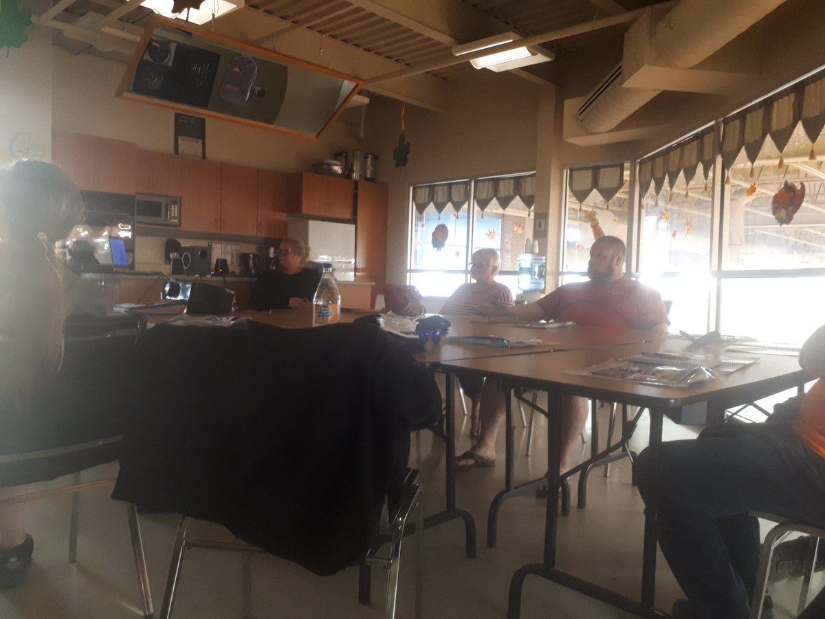 CarletonGSAR's tweet image. CGSAR team members getting trained in #hugatreeandsurvive tonight. 6 new presenters for the area!

@AS_NewBrunswick @AdventureSmart @NBGSAR