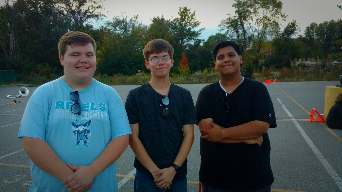 RAJonesMusic's tweet image. Big thanks to BCHS seniors coming to Jones to help out with after school band tutoring! 30+ kids! @JonesJetsPride @BCRebelBrigade @dr_poe