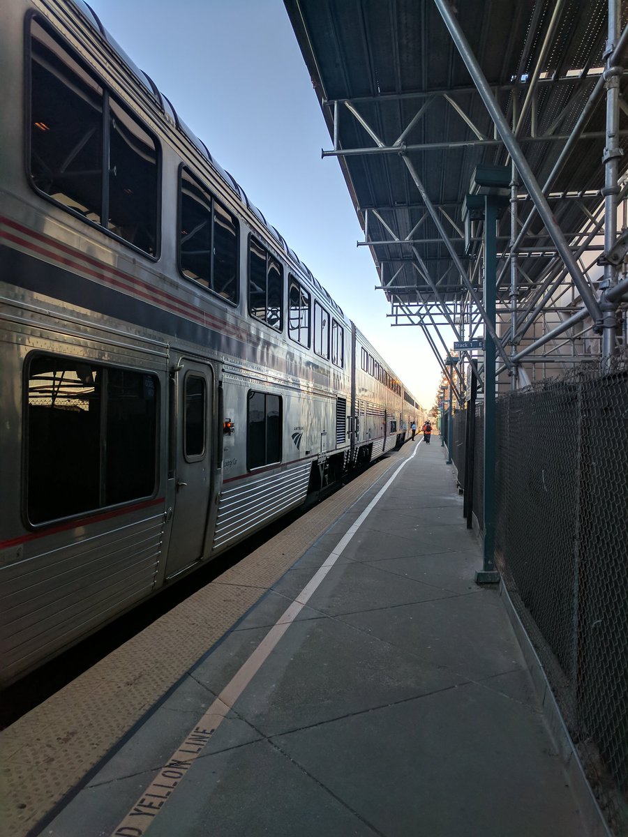 vsmarcuslewis's tweet image. @Amtrak is treating me so nice right now the views so far are incredible. Just crossed into Nevada. #amtrak #thezephyr #trainrides